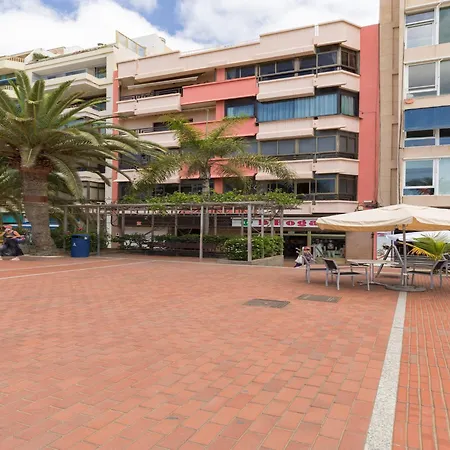 Beachfront House In Palmas Near Canteras Nyaraló *